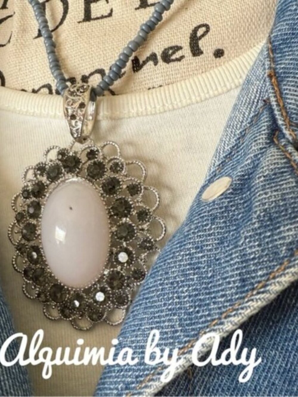 Alquimia White Cabochon Floral Silver Pendant Necklace
